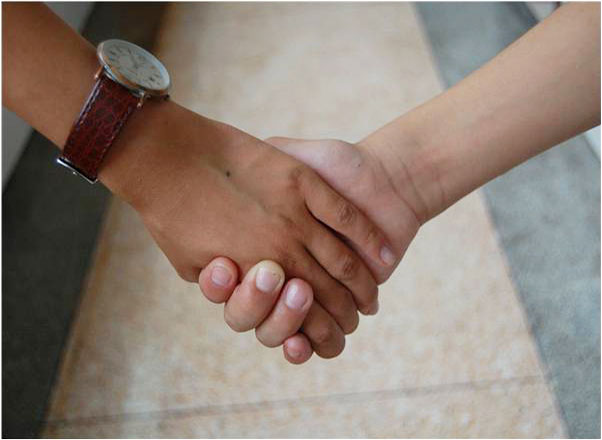 7��19�������ݾ���վһ������С�ҵ��к�Ҫ�x�_�����ѹ�ͬ��̎ʮ����ĺ��ӂ��͡�������꠆T��ʮ�ֲ������D��С�Һ�꠆T�o�յ��p�֡�һ��꠆T����ӛ���������҂��֠����֣����B��������