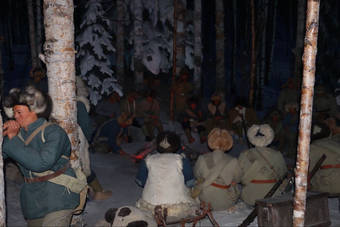 ���š�һ�ˡ��o(j��)���^��(n��i)��ӳ��(li��n)��(zh��n)ʿ��η��(y��n)����Ӣ�¿������龰Ϟ��Ⱥ����ꑼӽ� �z��