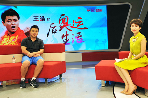 奧運冠軍、八一男乒隊主教練王皓做客人民網(wǎng)強國論壇。